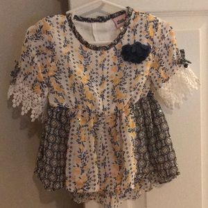 Short sleeve top for baby girl